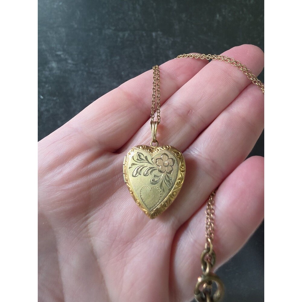 12K Gold Filled Heart-shaped Floral Etched Photo Locket Pendant Necklace Vintage